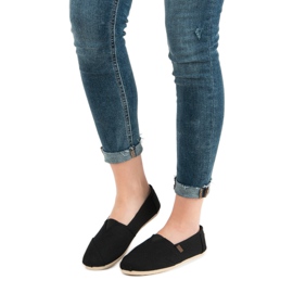 Slipons pretos clássicos 1