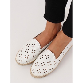 Alpercatas brancas com orifícios LT112 Branco 1 Alpercatas brancas com orifícios LT112 Branco 1