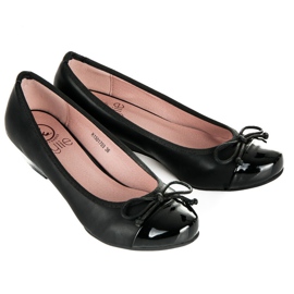 Kylie Bombas de cunha preto 1