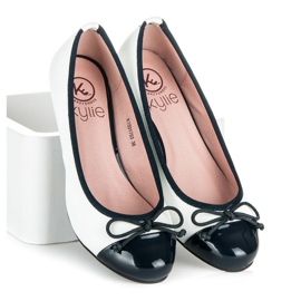 Kylie Bombas de cunha branco 2