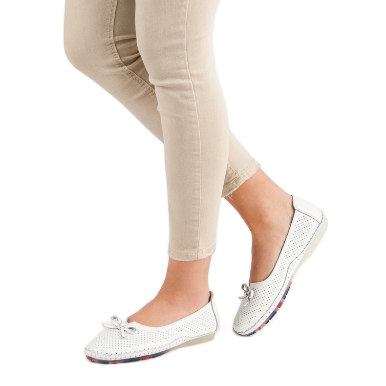 Bailarinas de couro VINCEZA openwork branco 2