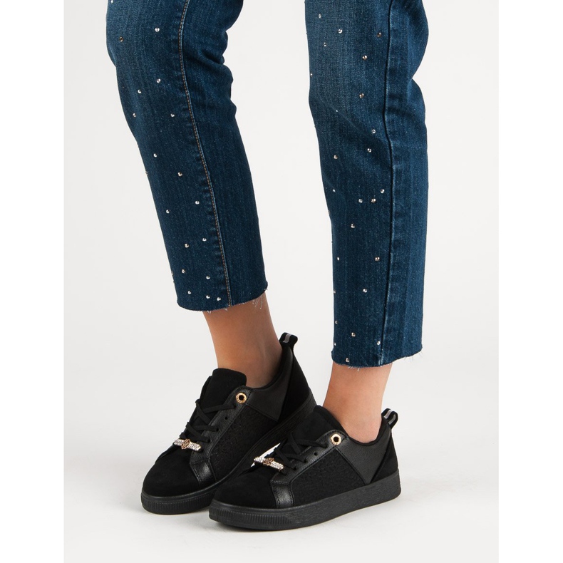 Calçados Esportivos Pretos 1