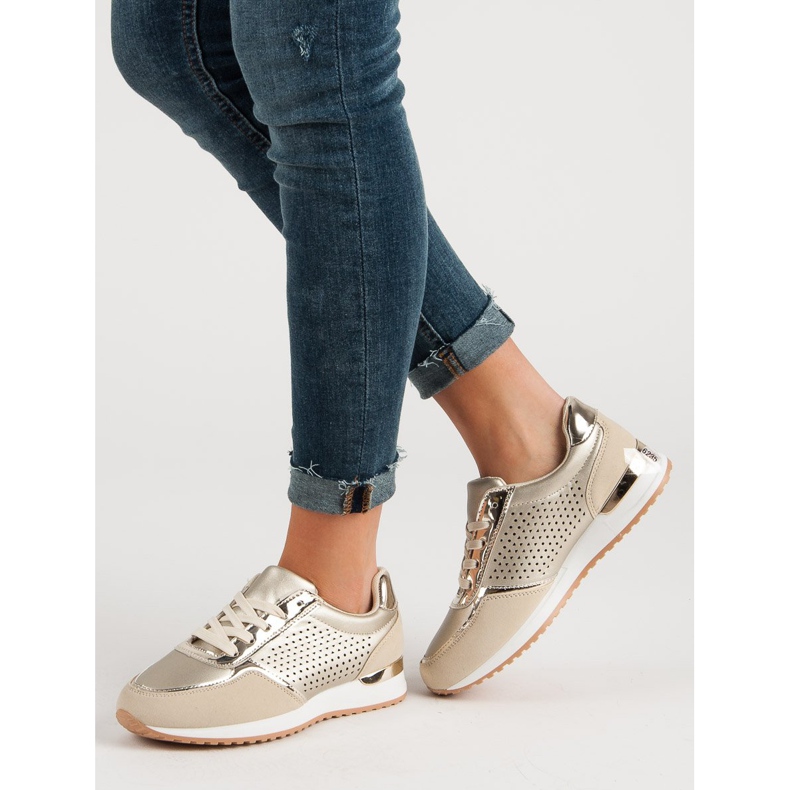 Calçados Esportivos Dourados 2