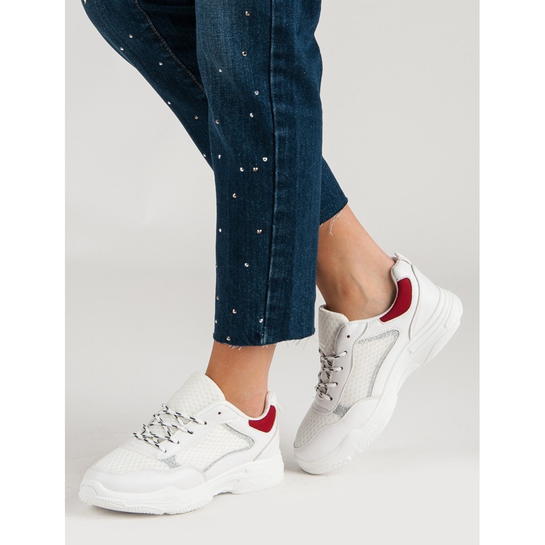 Calçados esportivos confortáveis branco 2