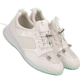 Calçados esportivos com cordão branco 1 Calçados esportivos com cordão branco 1