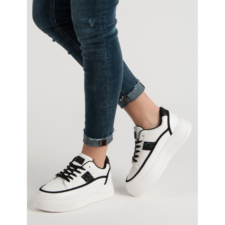 Trepadeiras brancas com brilho branco 1 Trepadeiras brancas com brilho branco 1