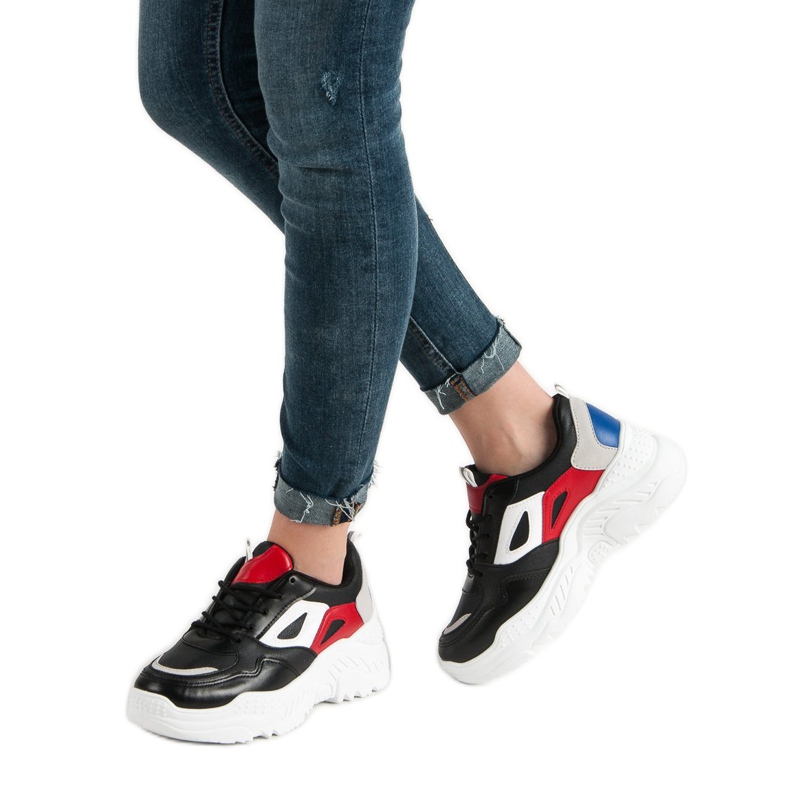 Tênis na plataforma preto 2