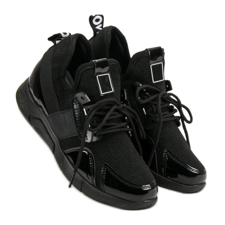 Tênis Slip-On Pretos 1