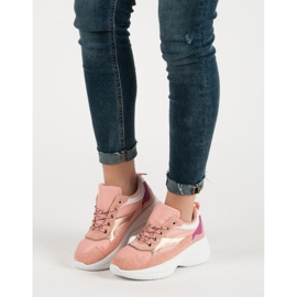 Calçado elegante na plataforma rosa 1