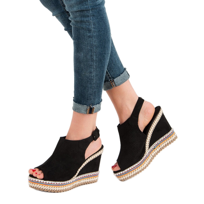 Nio Nio Sandálias de cunha embutidas preto 1