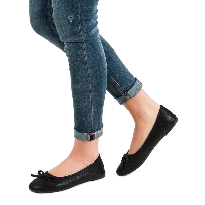 Evento Bailarina Negra Com Um Arco preto 2 Evento Bailarina Negra Com Um Arco preto 2