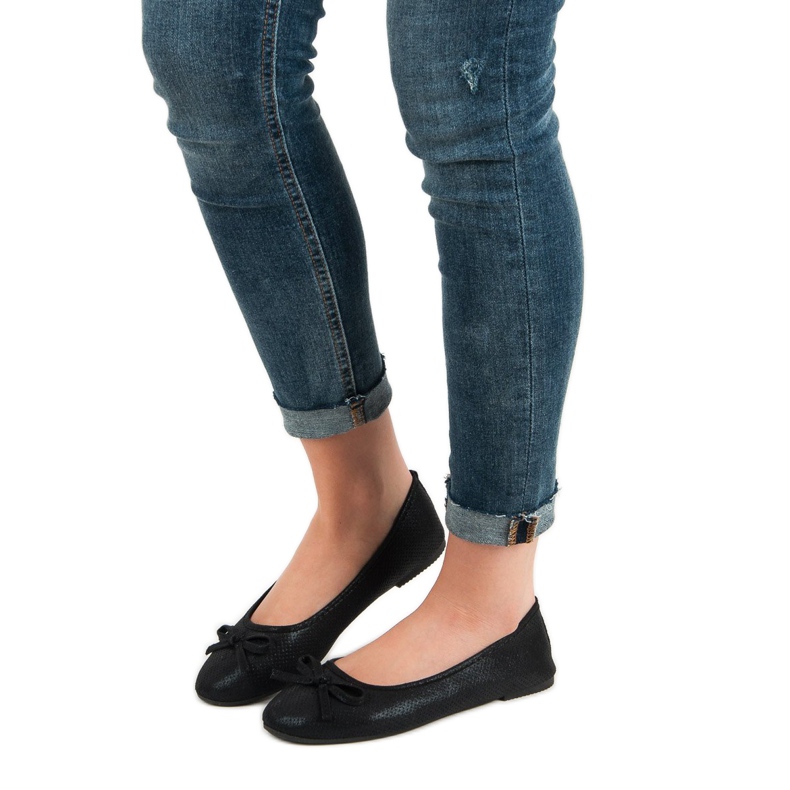 Evento Bailarina Negra Com Um Arco preto 1 Evento Bailarina Negra Com Um Arco preto 1