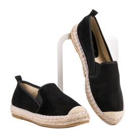 Fama Slipons pretos 2