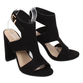 Sandálias pretas no poste J-8711 Black preto 1