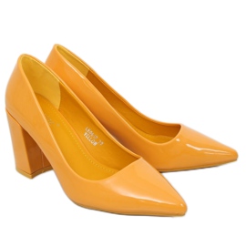 Bombas no posto amarelo LE061P Amarelo 1