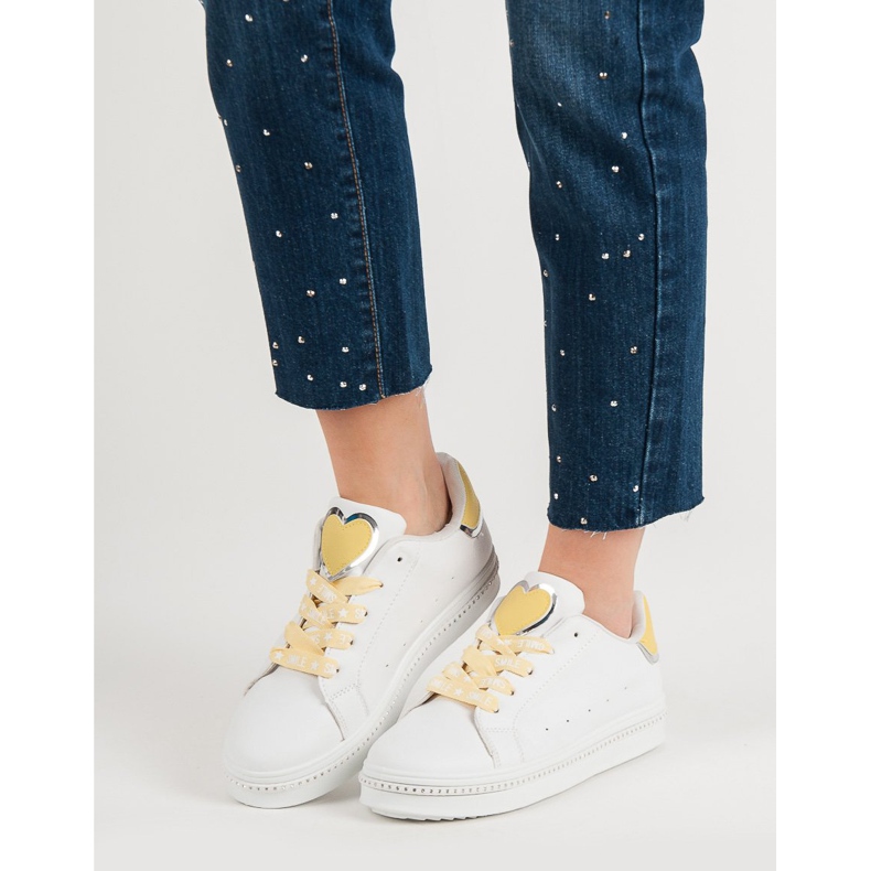 Calçados esportivos de amarrar branco 2