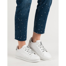 Calçados esportivos de amarrar branco 2