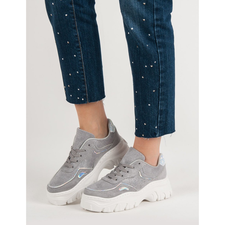 Tênis cinza da moda 1