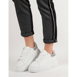 Renda Sapatos Brancos na Plataforma 1