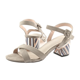 Salto de sandália decorativa Filippo 818 bege 4