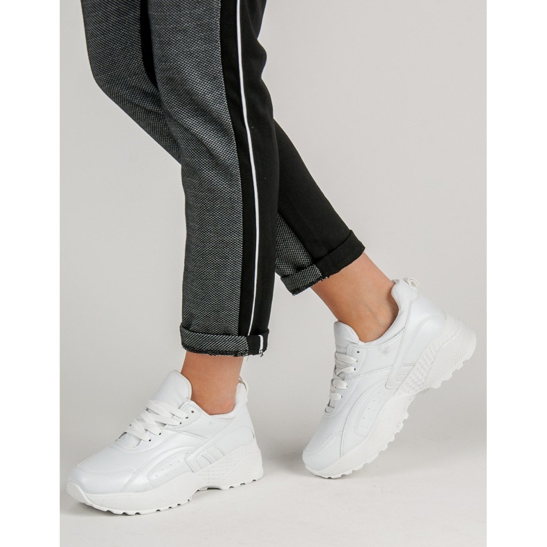 Tênis Slip-on branco 2