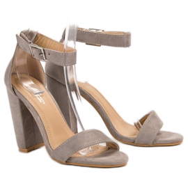 SHELOVET Sandálias clássicas em um bar cinza 1 SHELOVET Sandálias clássicas em um bar cinza 1