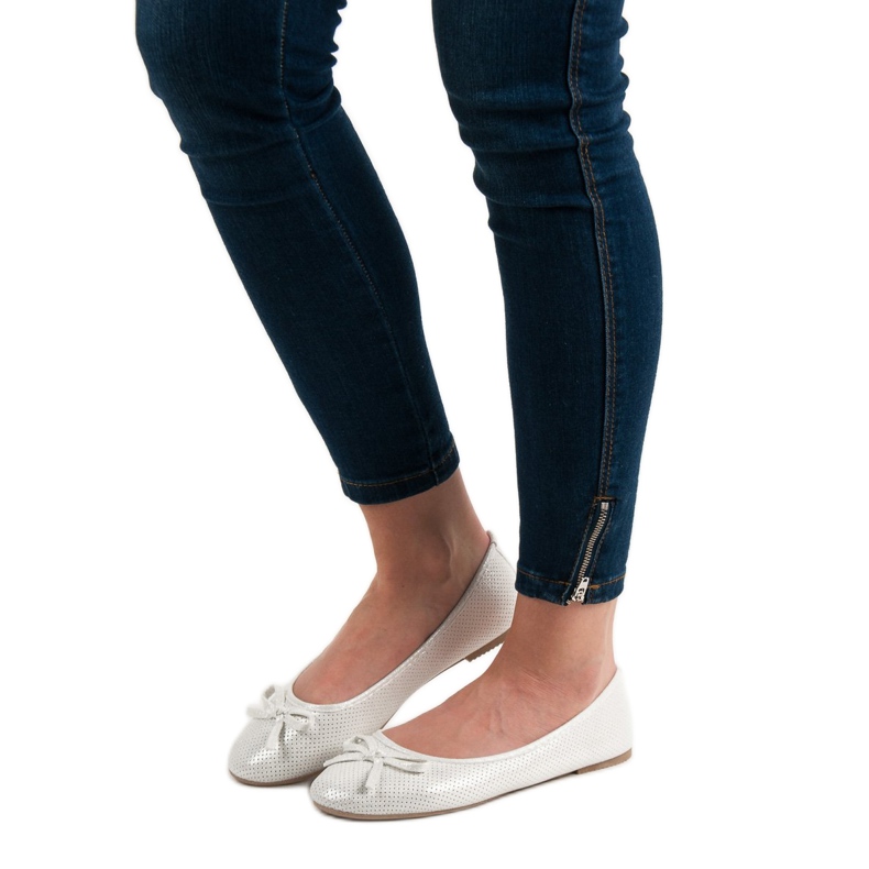 Evento Bailarina Branca Com Um Arco branco 1 Evento Bailarina Branca Com Um Arco branco 1