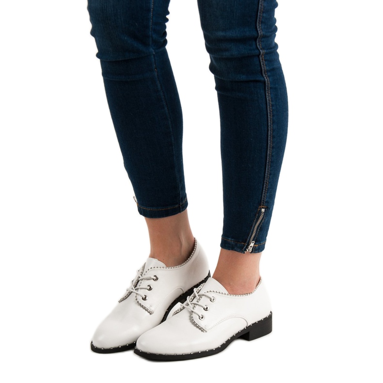 Groto Gogo Sapatos de salto baixo branco 2