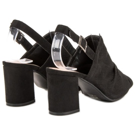 Sixth Sense Sandálias a céu aberto em um bar preto 1