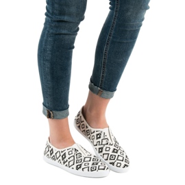 SHELOVET Tênis slip-on branco preto 1