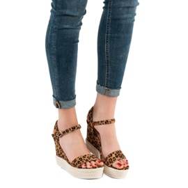 Ideal Shoes Sandálias de cunha elegantes marrom 2