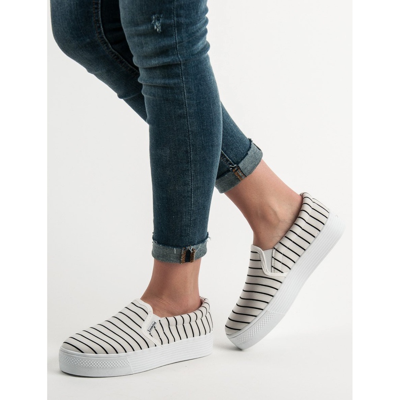 SHELOVET Slipons Listrados Brancos 1