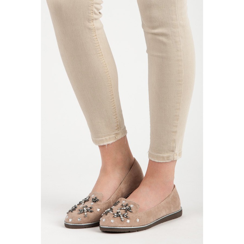 Fama Lordes de camurça com ornamentos castanho 1