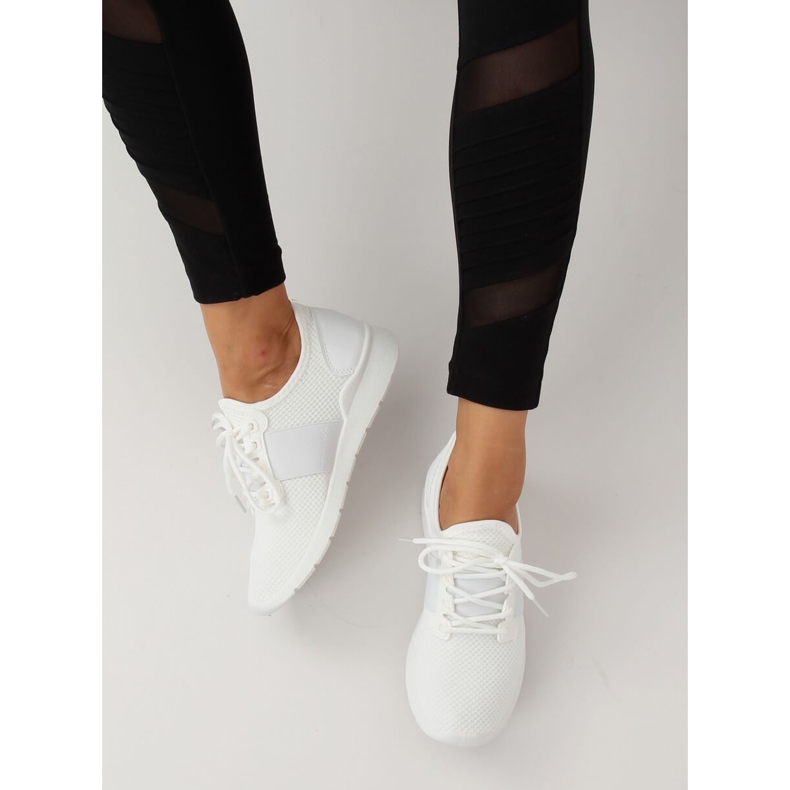 Calçados esportivos brancos 7771-Y brancos 1