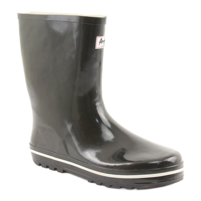 Galochas pretas não isoladas American Club branco preto 1