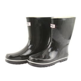 Galochas pretas não isoladas American Club branco preto 3