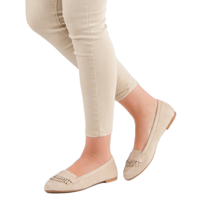 Small Swan Mocassins bege claro clássicos 1