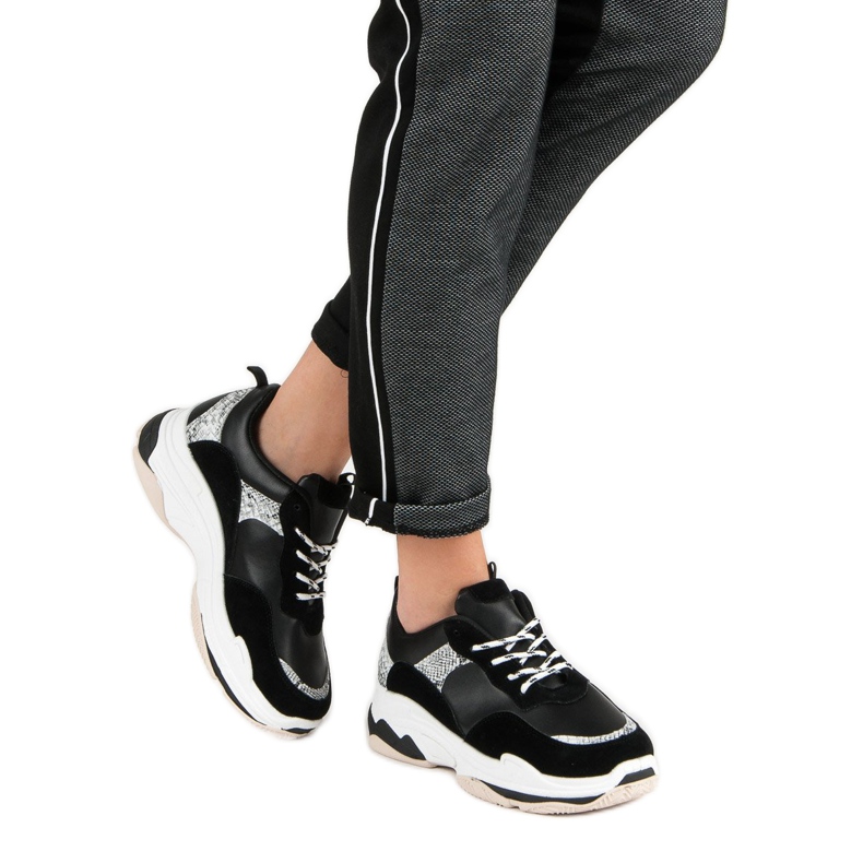 Tênis Pretos Com Estampa 2 Tênis Pretos Com Estampa 2