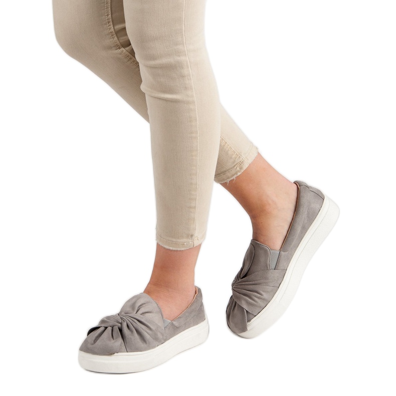 Vices Slipons de camurça com um laço de VÍCIOS cinza 2 Vices Slipons de camurça com um laço de VÍCIOS cinza 2
