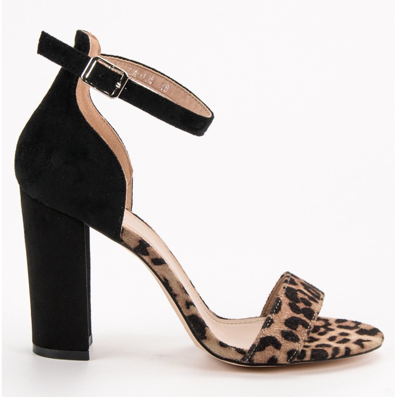 Erynn Sandálias em um bar castanho 2