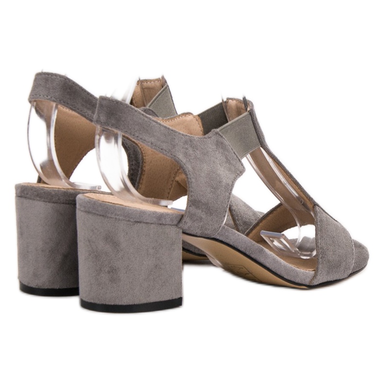 Evento Slip-on Sandals em uma postagem cinza 2