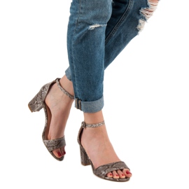 Sandálias Snake Print VICES marrom 2