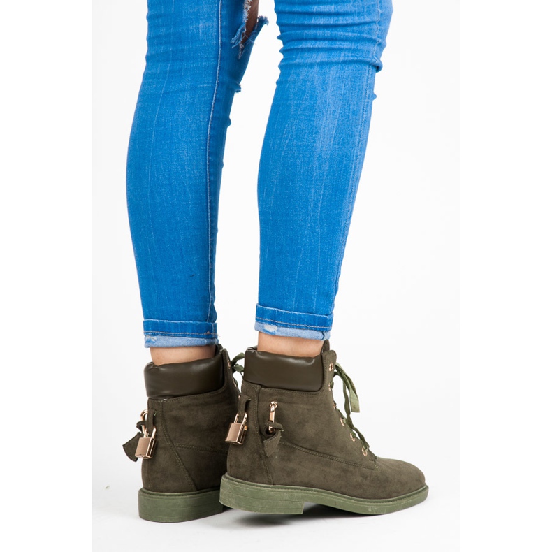 Ideal Shoes Trabalhadores de camurça amarrados com uma fita verde 2