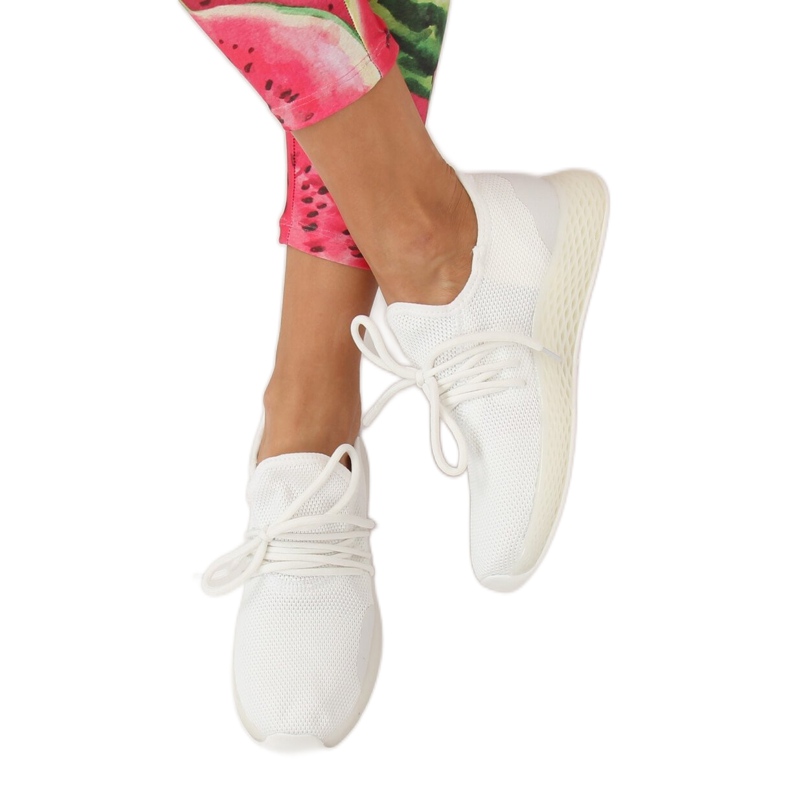 Sapatos esportivos brancos B-6851 Branco 2