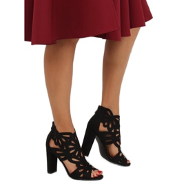 Botas pretas com aberturas AT-0657-L pretas preto 1 Botas pretas com aberturas AT-0657-L pretas preto 1