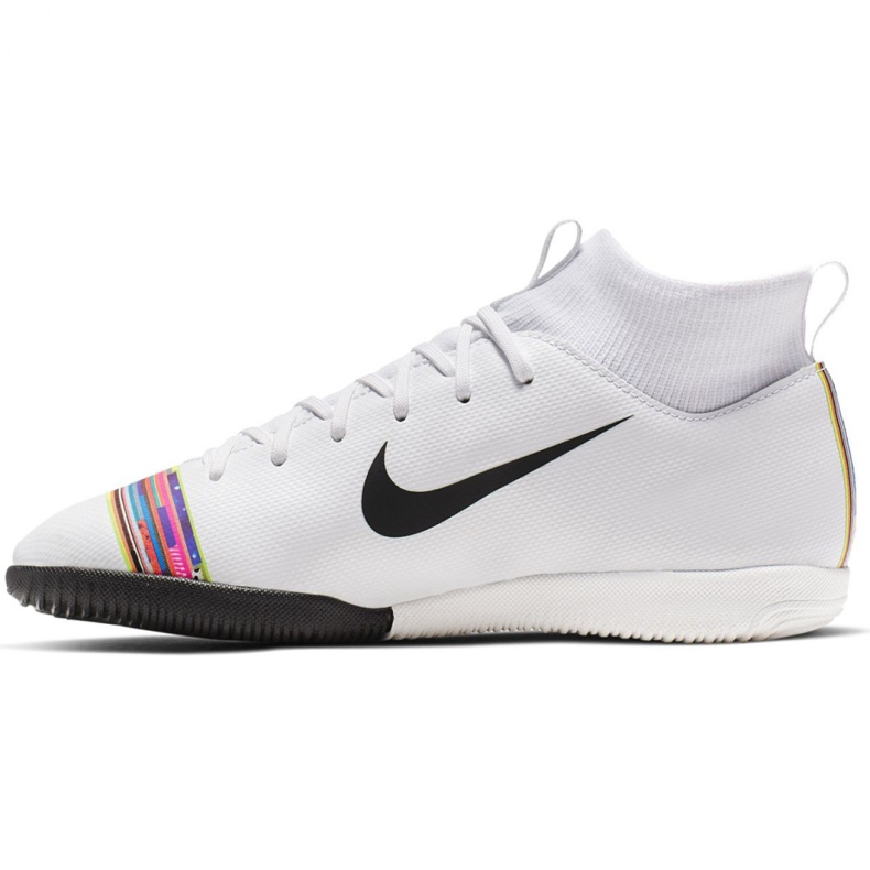 Sapatos de interior Nike Mercurial Superfly X 6 Academy Ic Jr AJ3110-109 multicolorido branco 1 Sapatos de interior Nike Mercurial Superfly X 6 Academy Ic Jr AJ3110-109 multicolorido branco 1