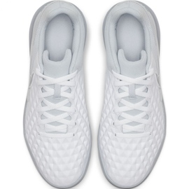 Sapatos de interior Nike Tiempo Legend 8 Club Ic Jr AT5882-100 branco branco 1