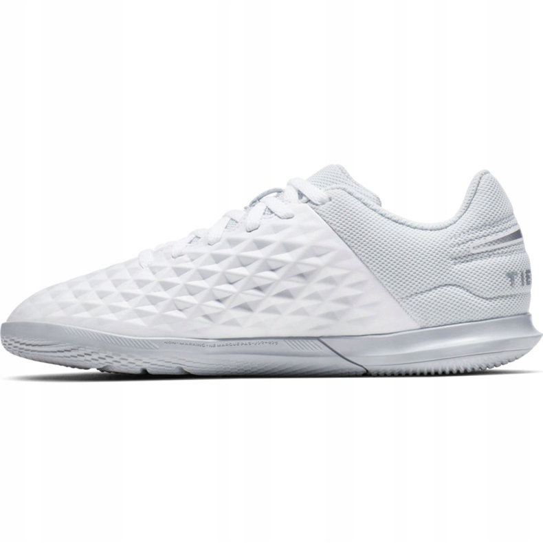Sapatos de interior Nike Tiempo Legend 8 Club Ic Jr AT5882-100 branco branco 2