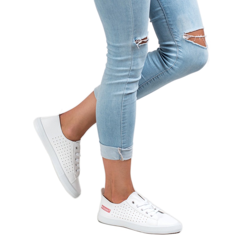 Tênis branco MCKEYLOR 2