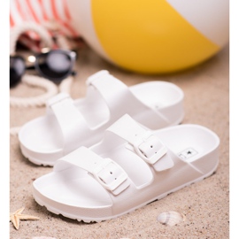SHELOVET Chinelos leves com fivela branco 2 SHELOVET Chinelos leves com fivela branco 2
